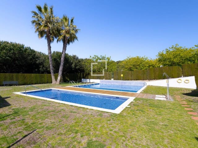 4 sypialnia Willa na sprzedaż w Sant Pol de Mar z basenem garażem - 535 000 € (Ref: 9771804)