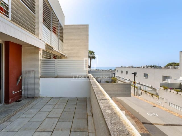 4 sypialnia Willa na sprzedaż w Sant Pol de Mar z basenem garażem - 535 000 € (Ref: 9771804)