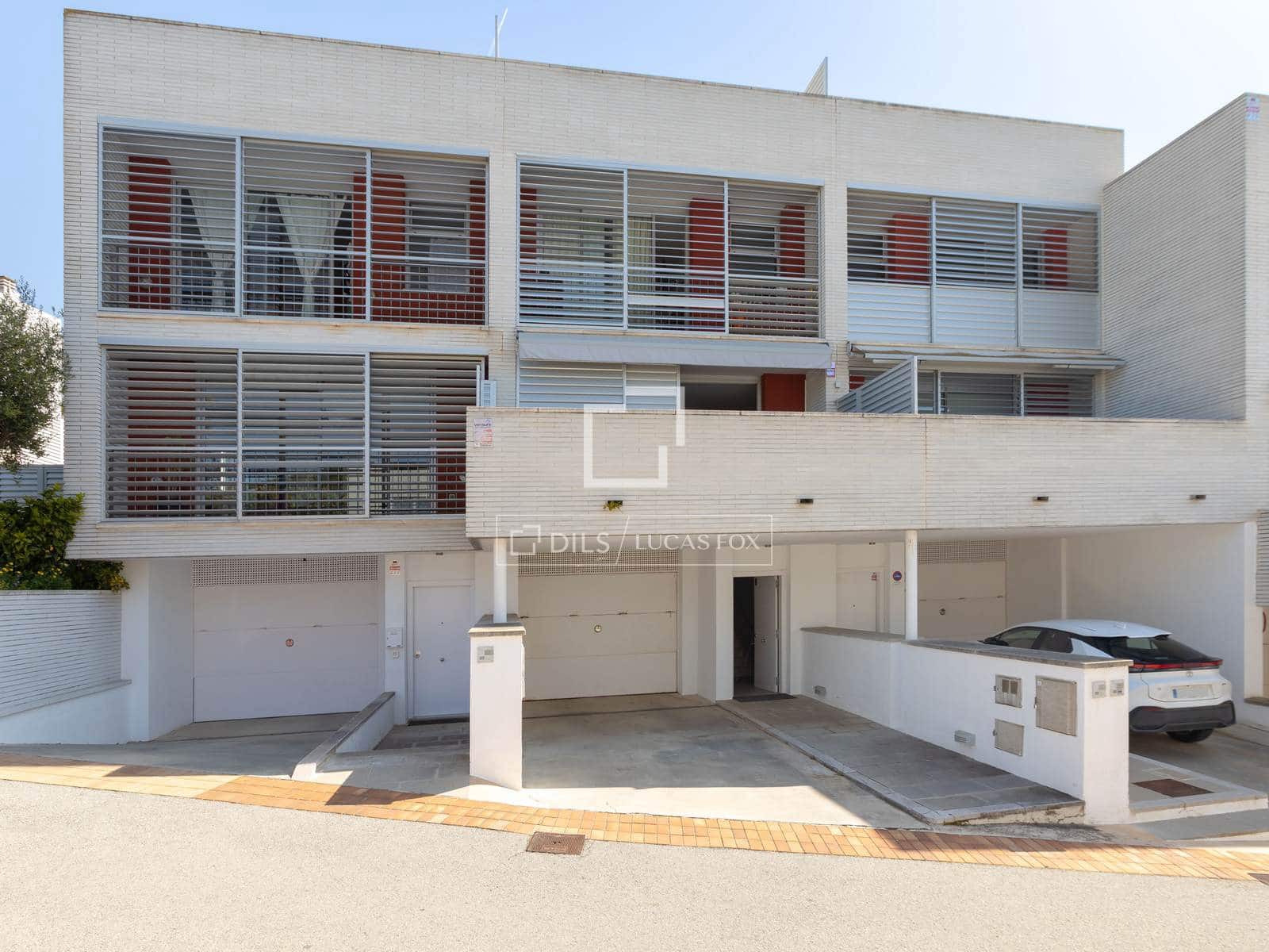 4 sypialnia Willa na sprzedaż w Sant Pol de Mar z basenem garażem - 535 000 € (Ref: 9771804)