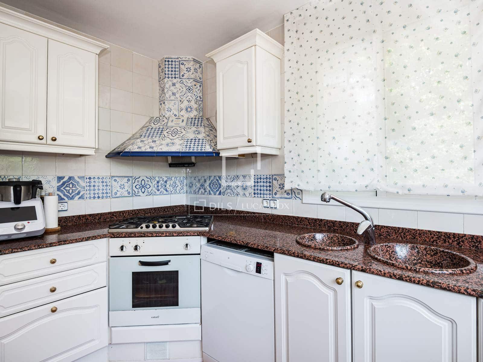 4 slaapkamer Villa te koop in Castelldefels met garage - € 1.390.000 (Ref: 9772427)