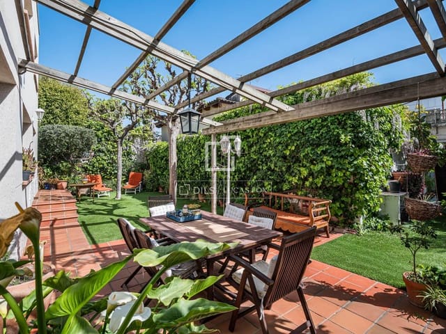 4 soveværelse Villa til salg i Castelldefels med garage - € 1.390.000 (Ref: 9772427)