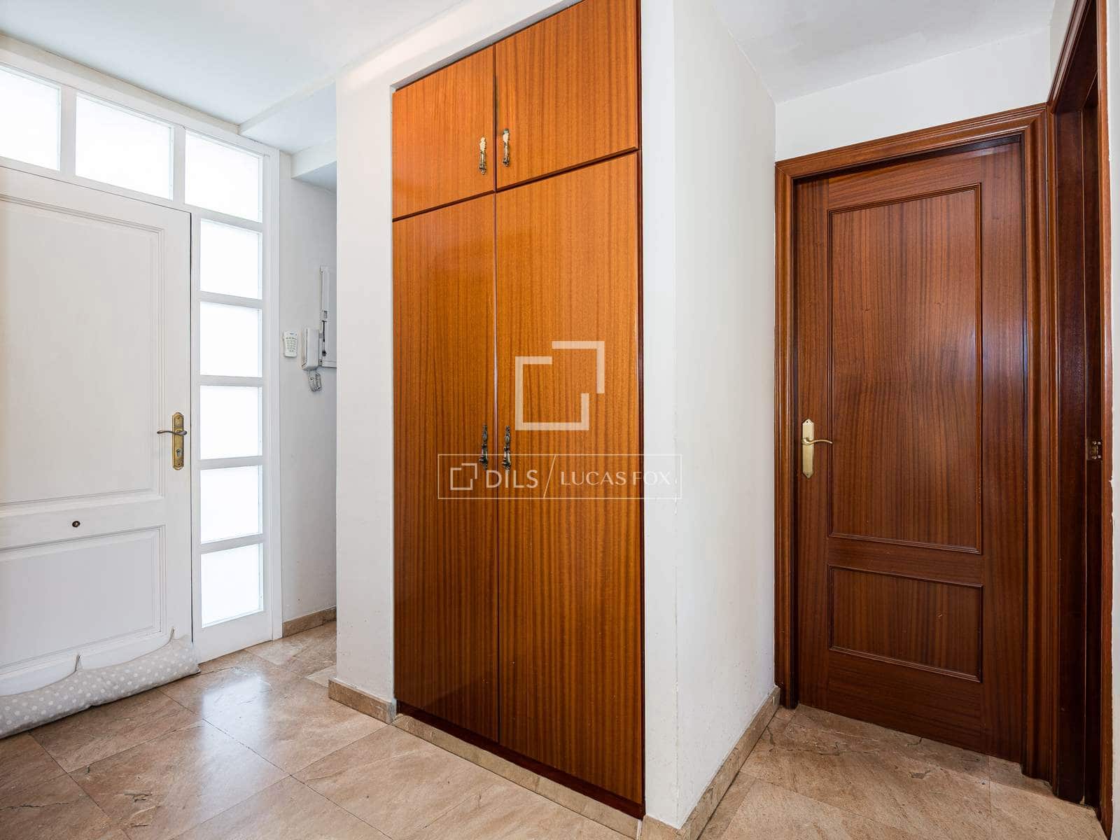 4 slaapkamer Villa te koop in Castelldefels met garage - € 1.390.000 (Ref: 9772427)