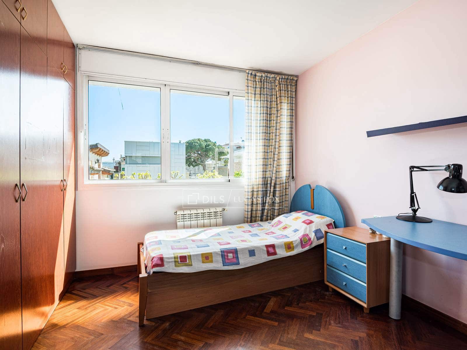 4 slaapkamer Villa te koop in Castelldefels met garage - € 1.390.000 (Ref: 9772427)