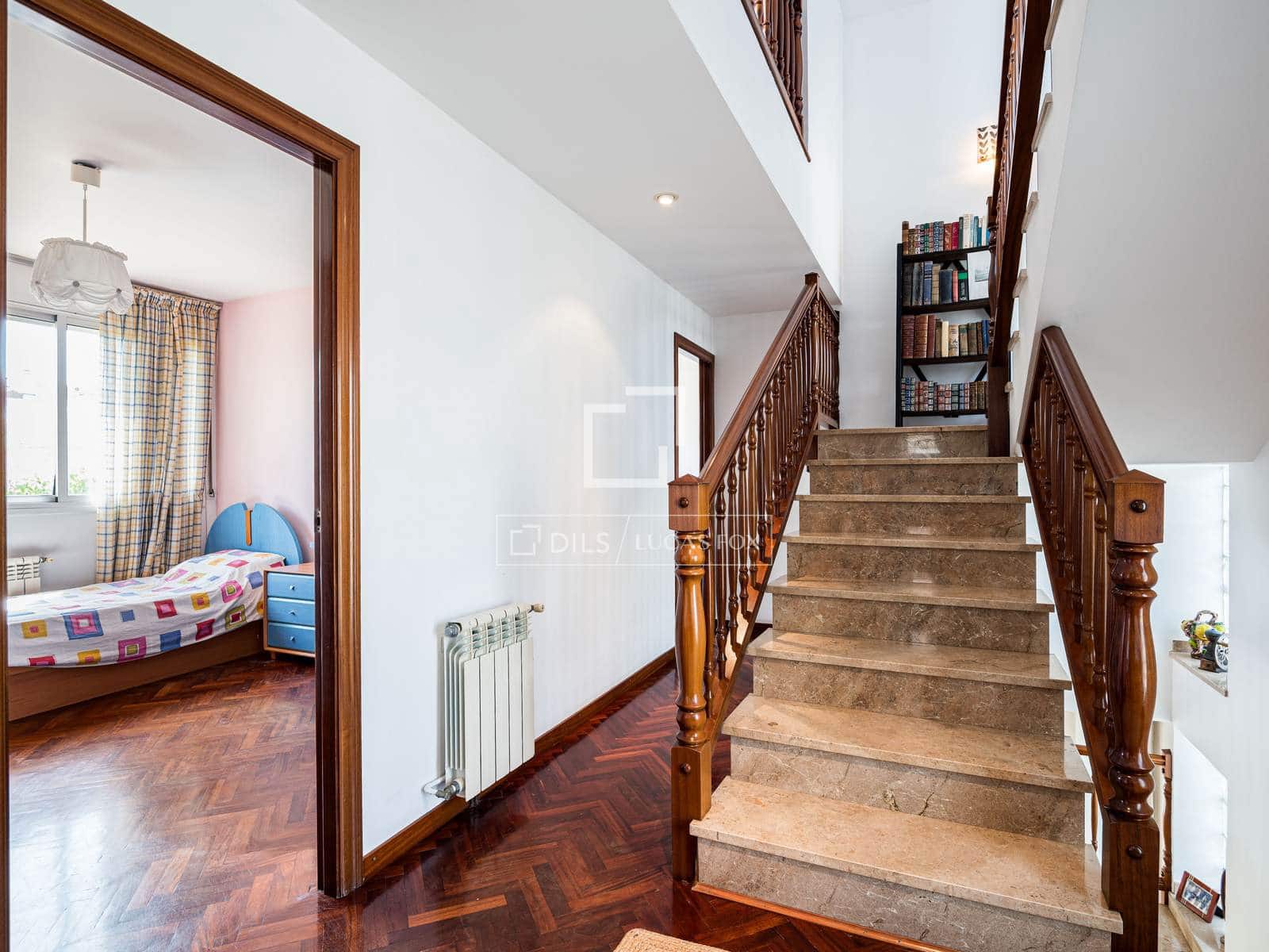 4 slaapkamer Villa te koop in Castelldefels met garage - € 1.390.000 (Ref: 9772427)