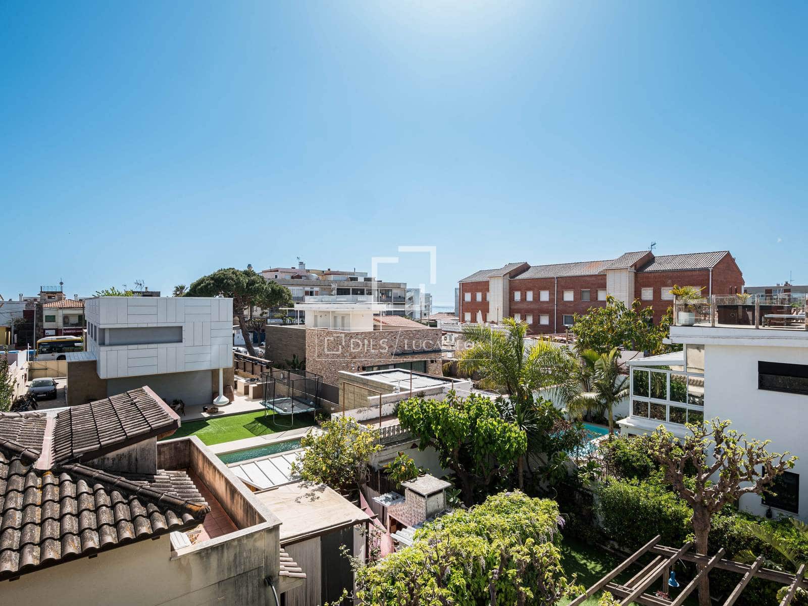 4 slaapkamer Villa te koop in Castelldefels met garage - € 1.390.000 (Ref: 9772427)