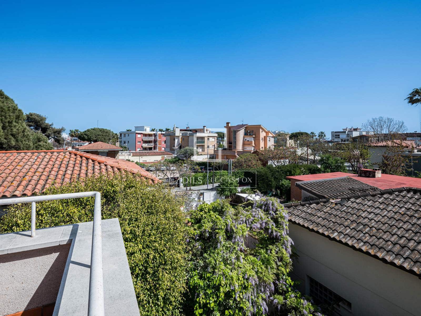 4 slaapkamer Villa te koop in Castelldefels met garage - € 1.390.000 (Ref: 9772427)