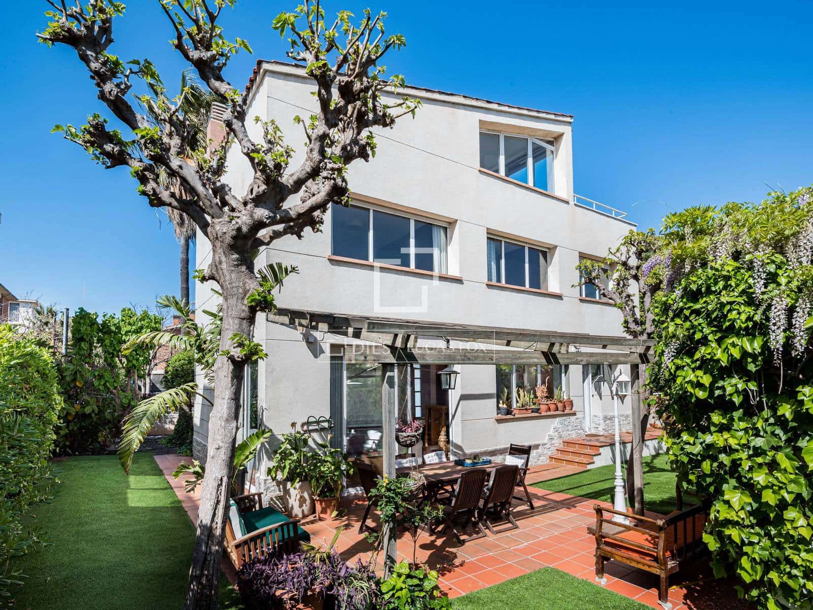 4 slaapkamer Villa te koop in Castelldefels met garage - € 1.390.000 (Ref: 9772427)