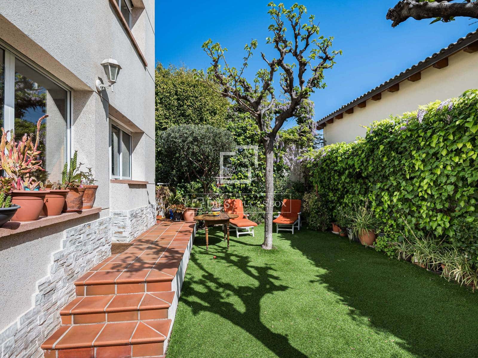 4 slaapkamer Villa te koop in Castelldefels met garage - € 1.390.000 (Ref: 9772427)