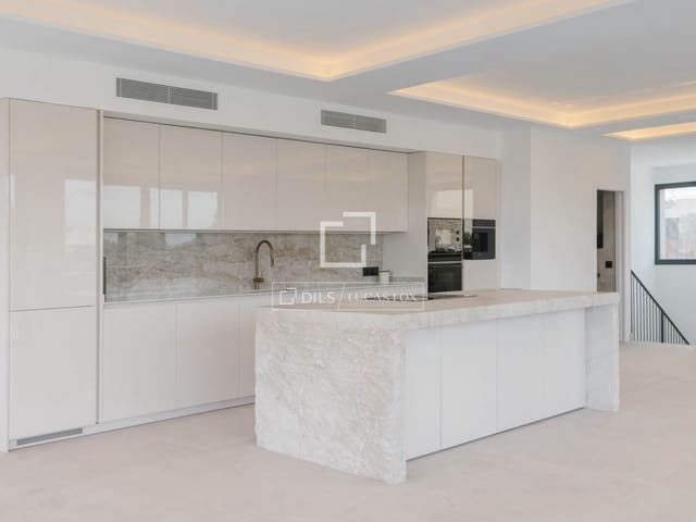 3 bedroom Villa for sale in Palma de Mallorca with pool garage - € 2,400,000 (Ref: 9777084)