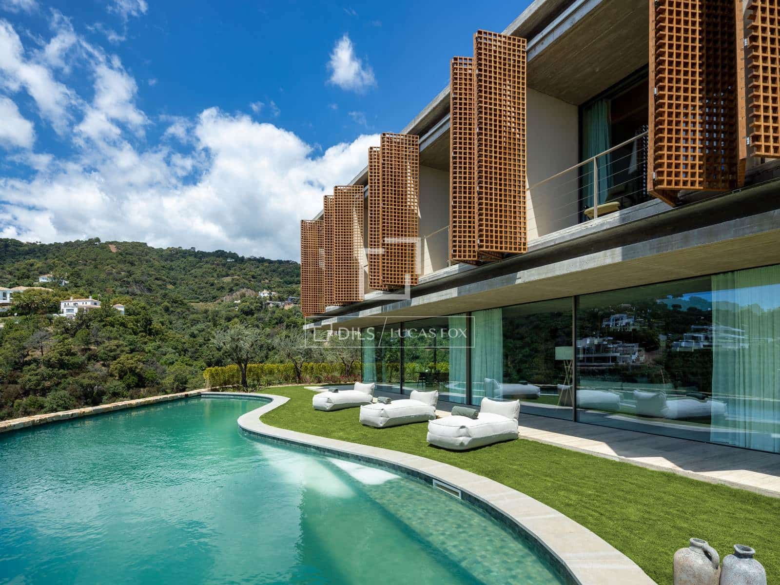 7 soverom Villa til salgs i Benahavis med svømmebasseng garasje - € 10 800 000 (Ref: 9777085)