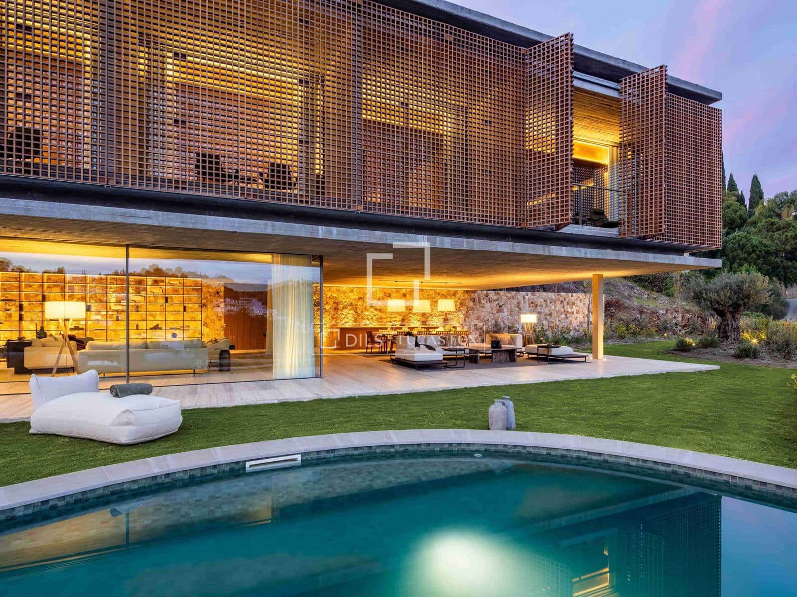 7 soverom Villa til salgs i Benahavis med svømmebasseng garasje - € 10 800 000 (Ref: 9777085)