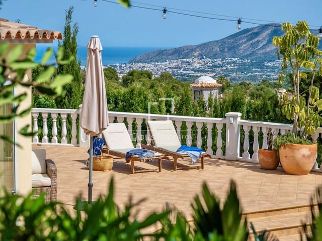 4 soverom Villa til salgs i La Nucia med svømmebasseng garasje - € 885 000 (Ref: 9777230)