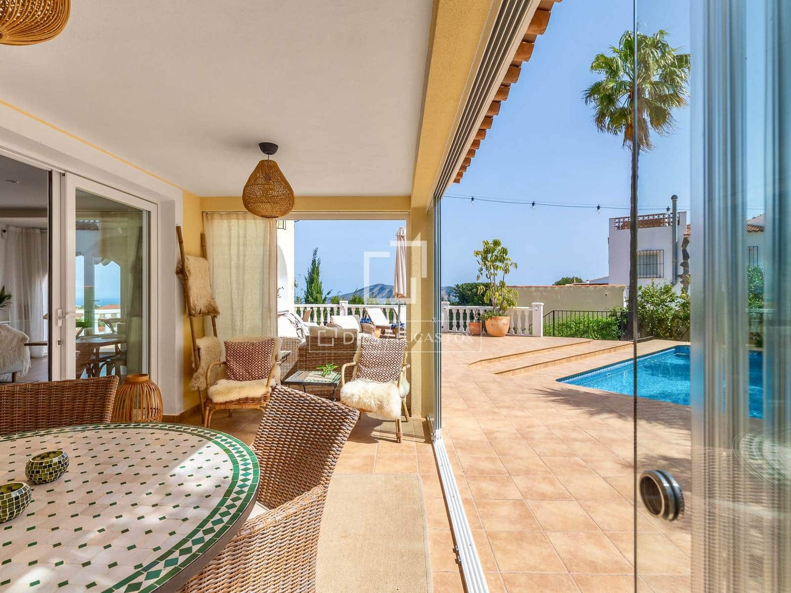 4 soverom Villa til salgs i La Nucia med svømmebasseng garasje - € 885 000 (Ref: 9777230)