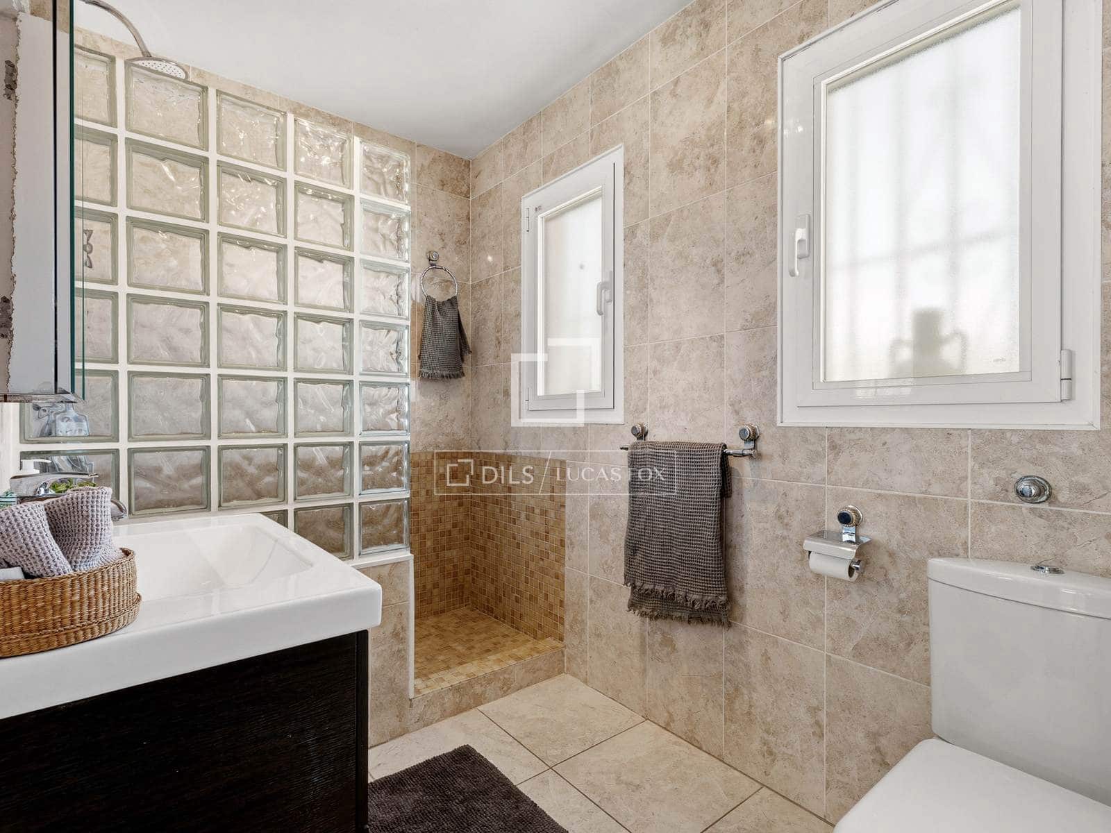 4 soverom Villa til salgs i La Nucia med svømmebasseng garasje - € 885 000 (Ref: 9777230)