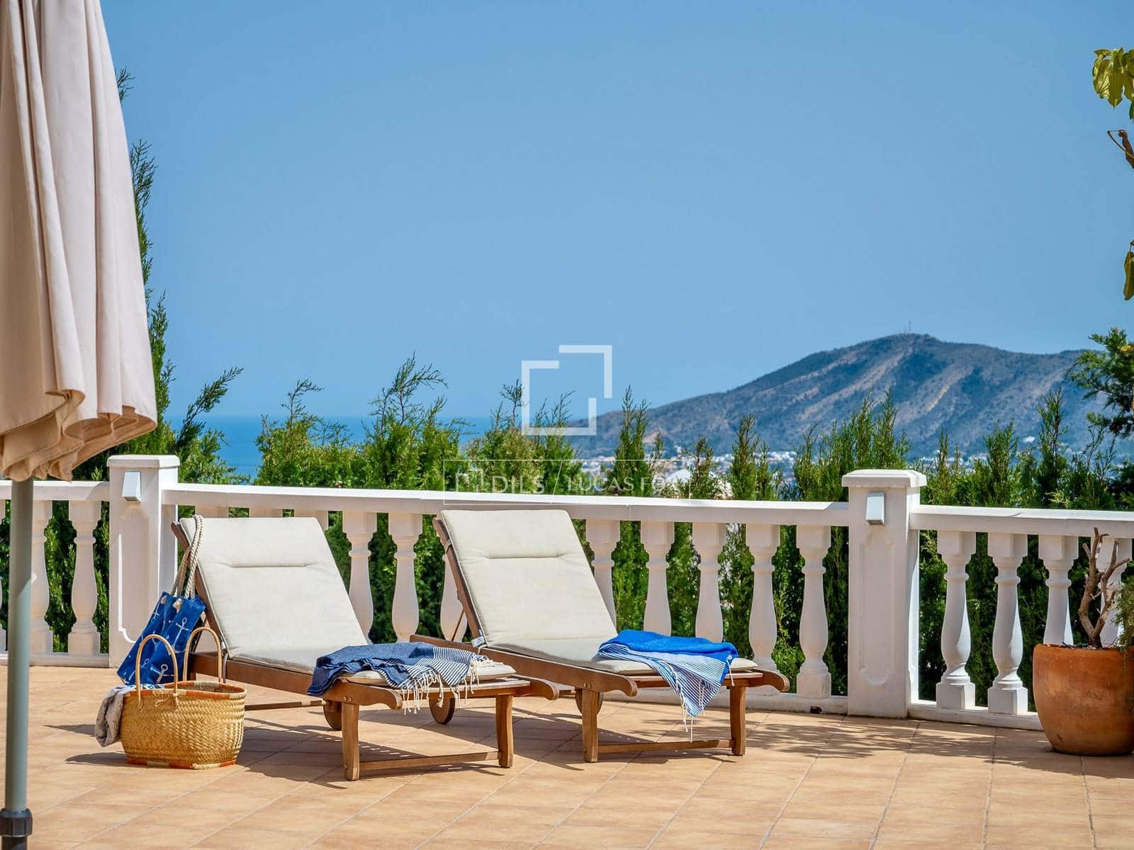 4 soverom Villa til salgs i La Nucia med svømmebasseng garasje - € 885 000 (Ref: 9777230)