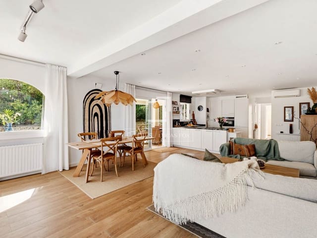 4 soverom Villa til salgs i La Nucia med svømmebasseng garasje - € 885 000 (Ref: 9777230)