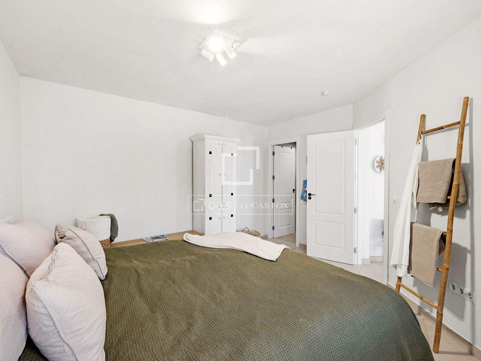 4 soverom Villa til salgs i La Nucia med svømmebasseng garasje - € 885 000 (Ref: 9777230)