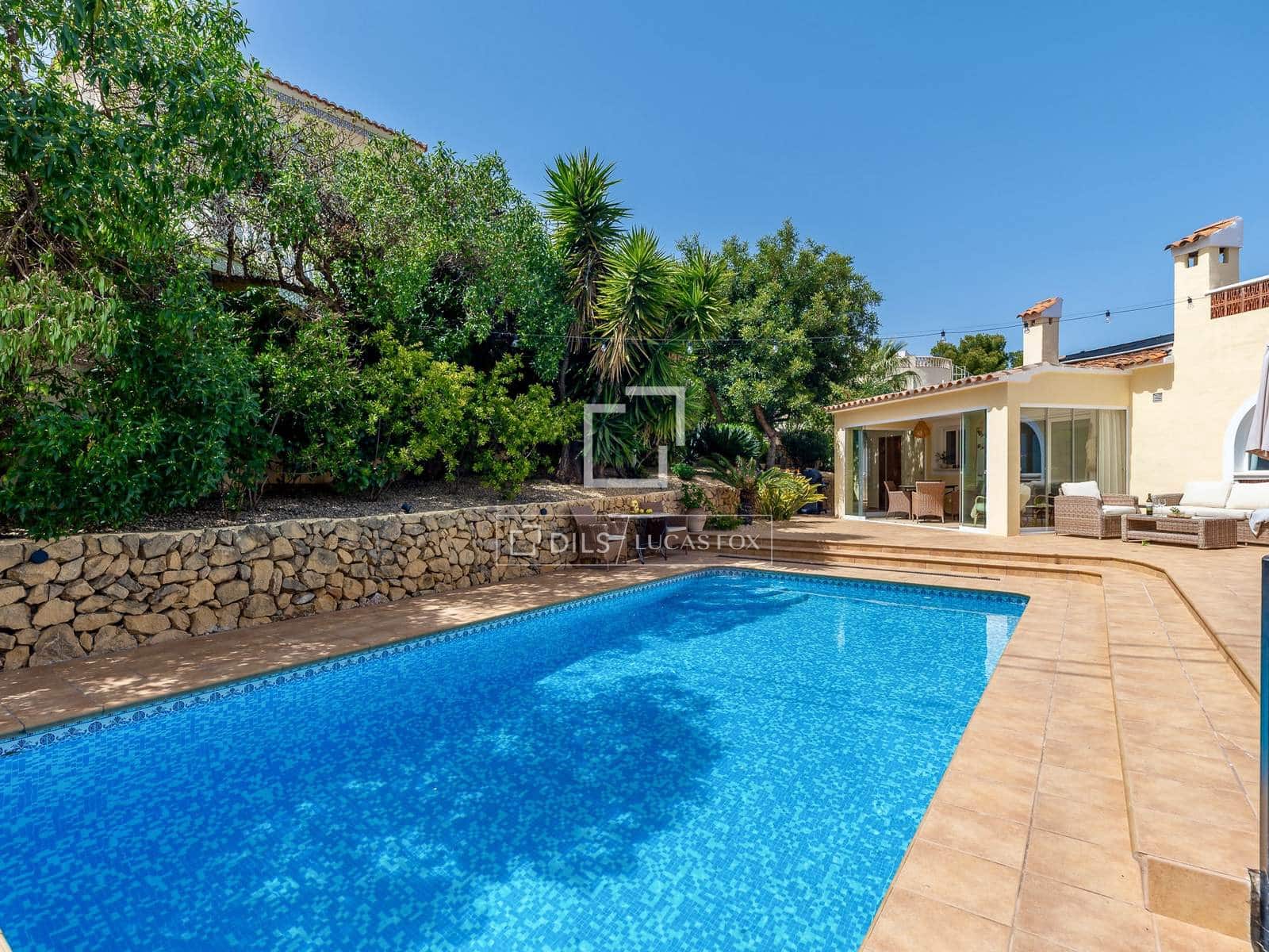 4 soverom Villa til salgs i La Nucia med svømmebasseng garasje - € 885 000 (Ref: 9777230)