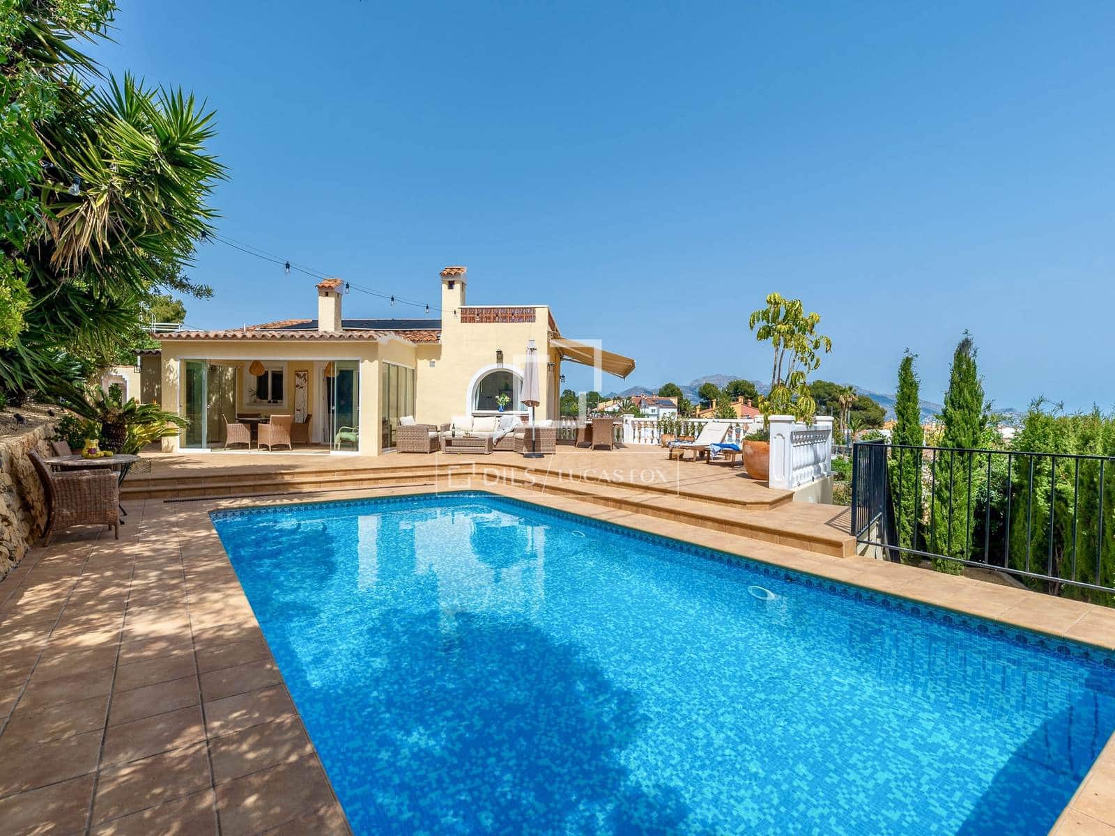 4 bedroom Villa for sale in La Nucia with pool garage - € 875,000 (Ref: 9777230)