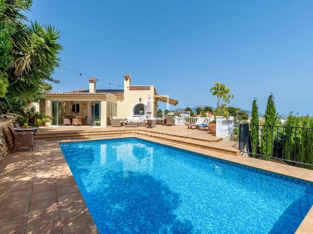 4 soveværelse Villa til salg i La Nucia med swimmingpool garage - € 875.000 (Ref: 9777230)