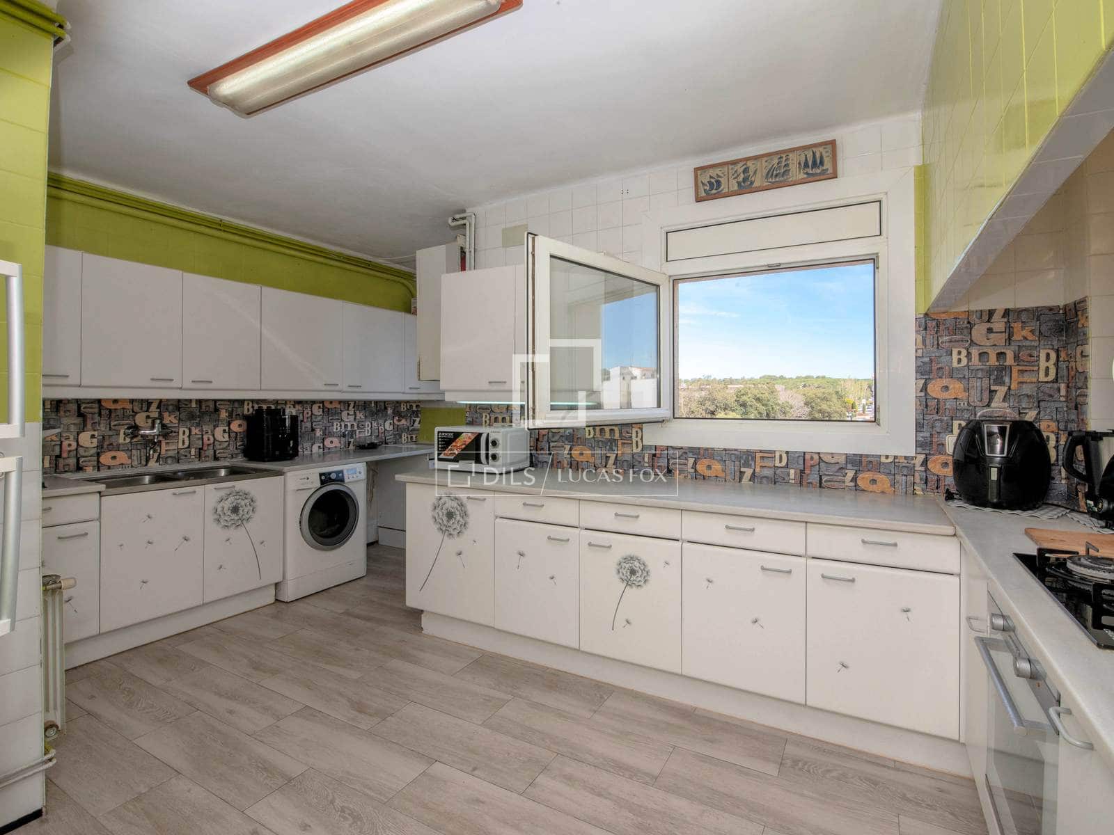 4 slaapkamer Appartement te koop in Sant Feliu de Guixols met garage - € 210.000 (Ref: 9777232)