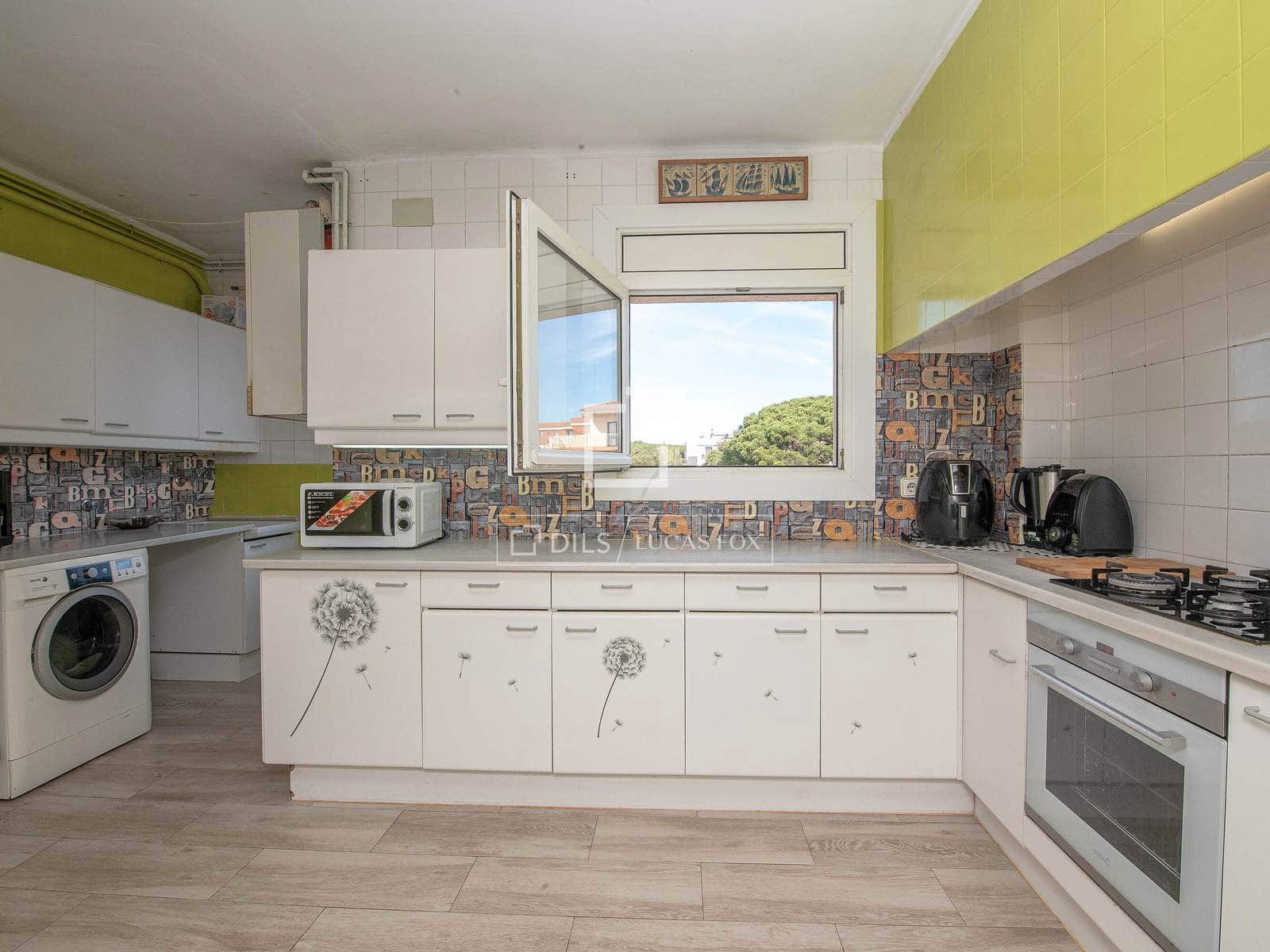 4 slaapkamer Appartement te koop in Sant Feliu de Guixols met garage - € 210.000 (Ref: 9777232)