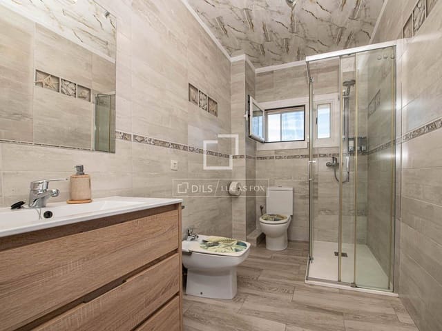 4 slaapkamer Appartement te koop in Sant Feliu de Guíxols met garage - € 210.000 (Ref: 9777232)