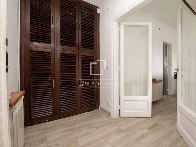 4 slaapkamer Appartement te koop in Sant Feliu de Guíxols met garage - € 210.000 (Ref: 9777232)