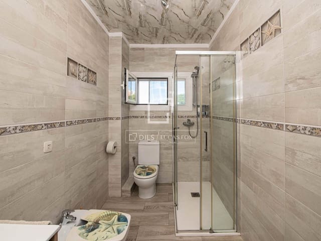 4 slaapkamer Appartement te koop in Sant Feliu de Guíxols met garage - € 210.000 (Ref: 9777232)