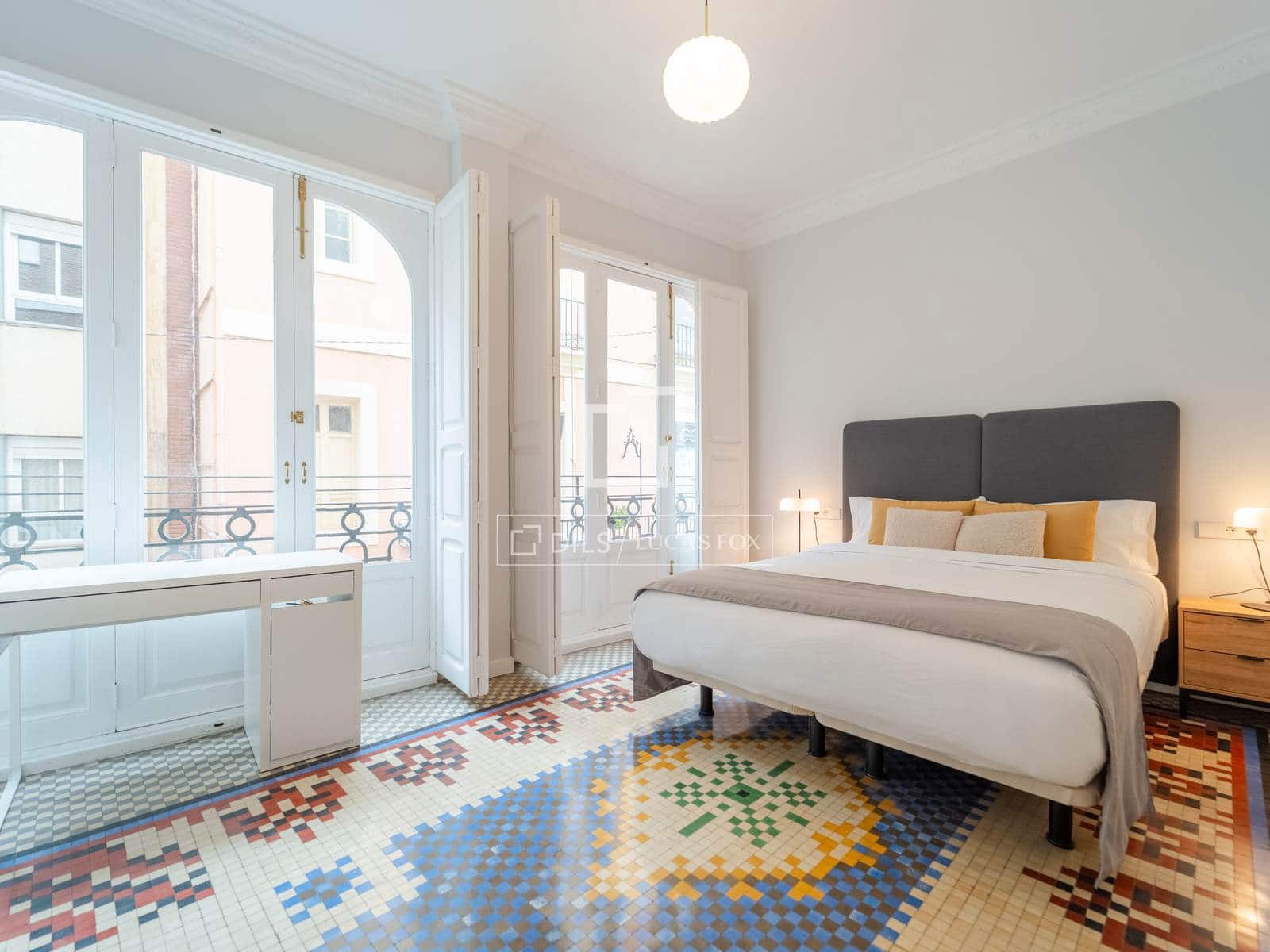 2 sypialnia Apartament do wynajęcia w Miasto Walencja - 2 400 € (Ref: 9778410)