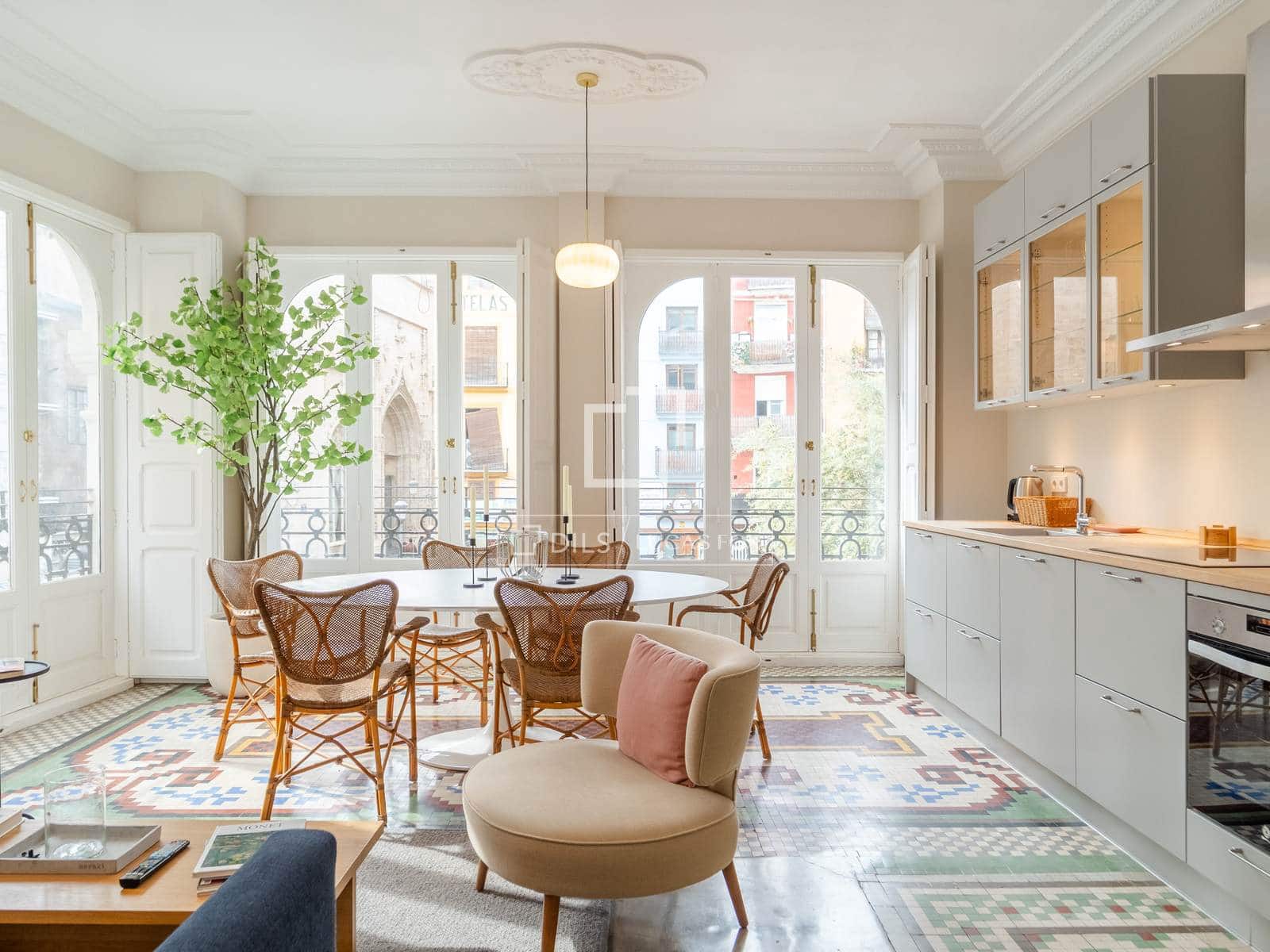 2 sypialnia Apartament do wynajęcia w Miasto Walencja - 2 400 € (Ref: 9778410)