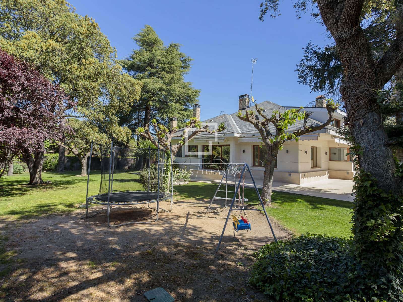 6 bedroom Villa for rent in Alcobendas with pool garage - € 16,000 (Ref: 9778578)