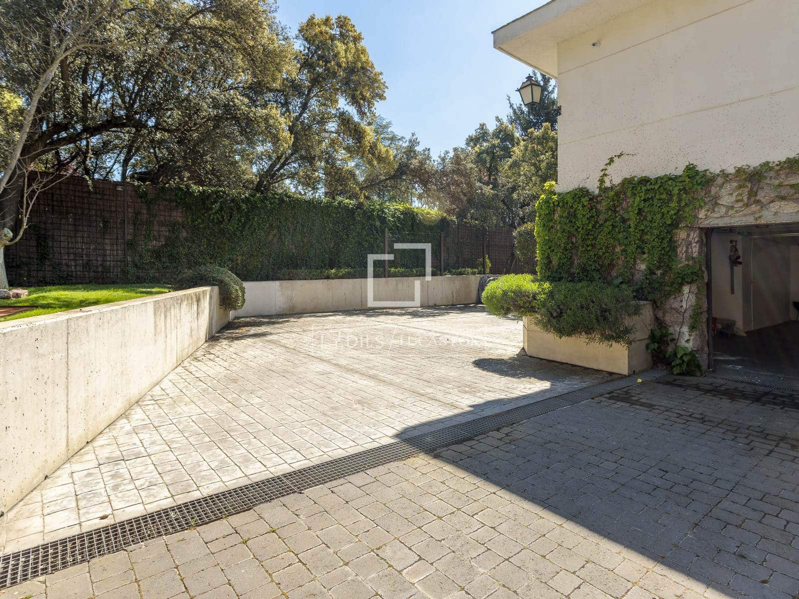 6 bedroom Villa for rent in Alcobendas with pool garage - € 16,000 (Ref: 9778578)