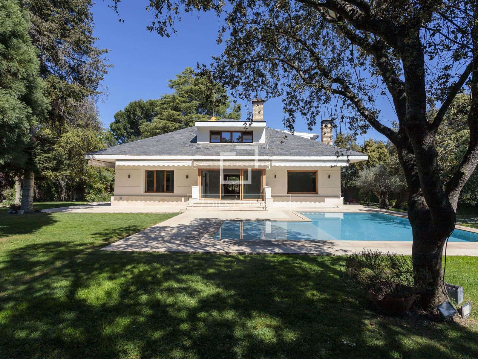 6 bedroom Villa for rent in Alcobendas with pool garage - € 16,000 (Ref: 9778578)