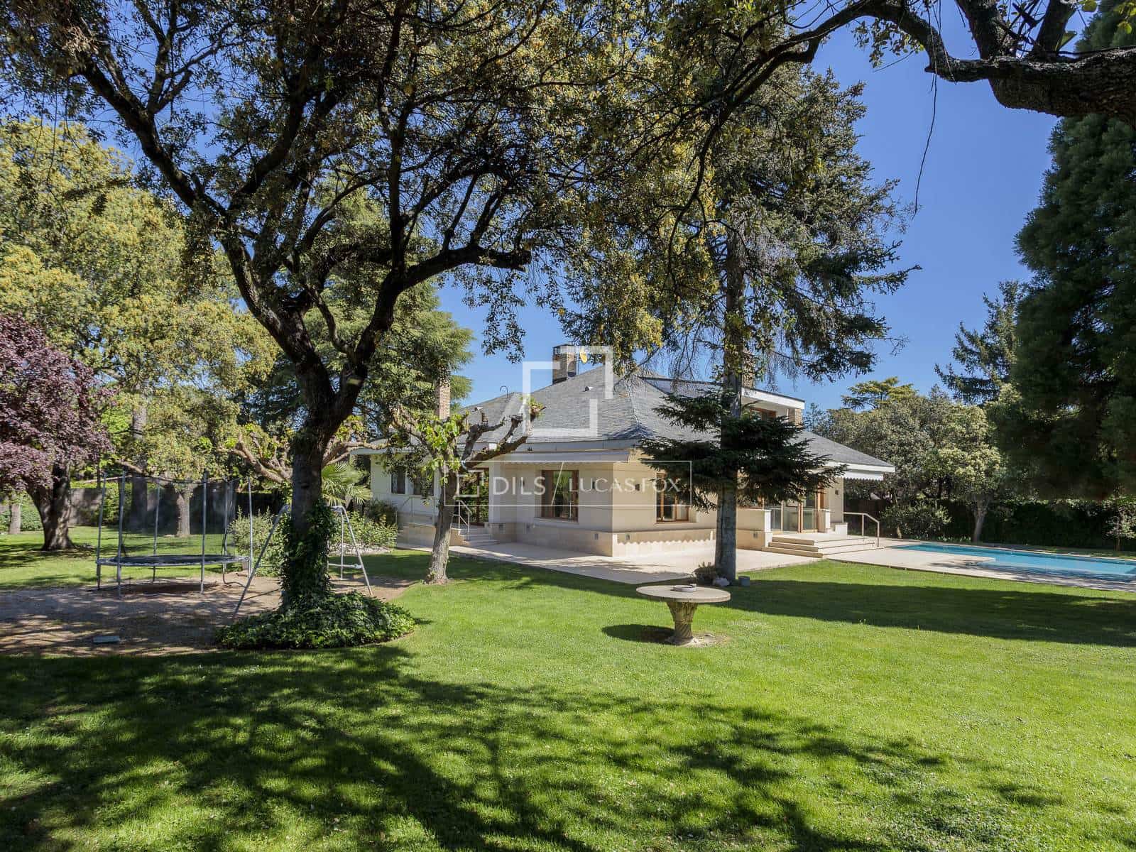 6 bedroom Villa for rent in Alcobendas with pool garage - € 16,000 (Ref: 9778578)