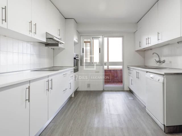 6 Zimmer Apartment zu vermieten in Madrid Stadt mit Pool Garage - 3.100 € (Ref: 9778986)