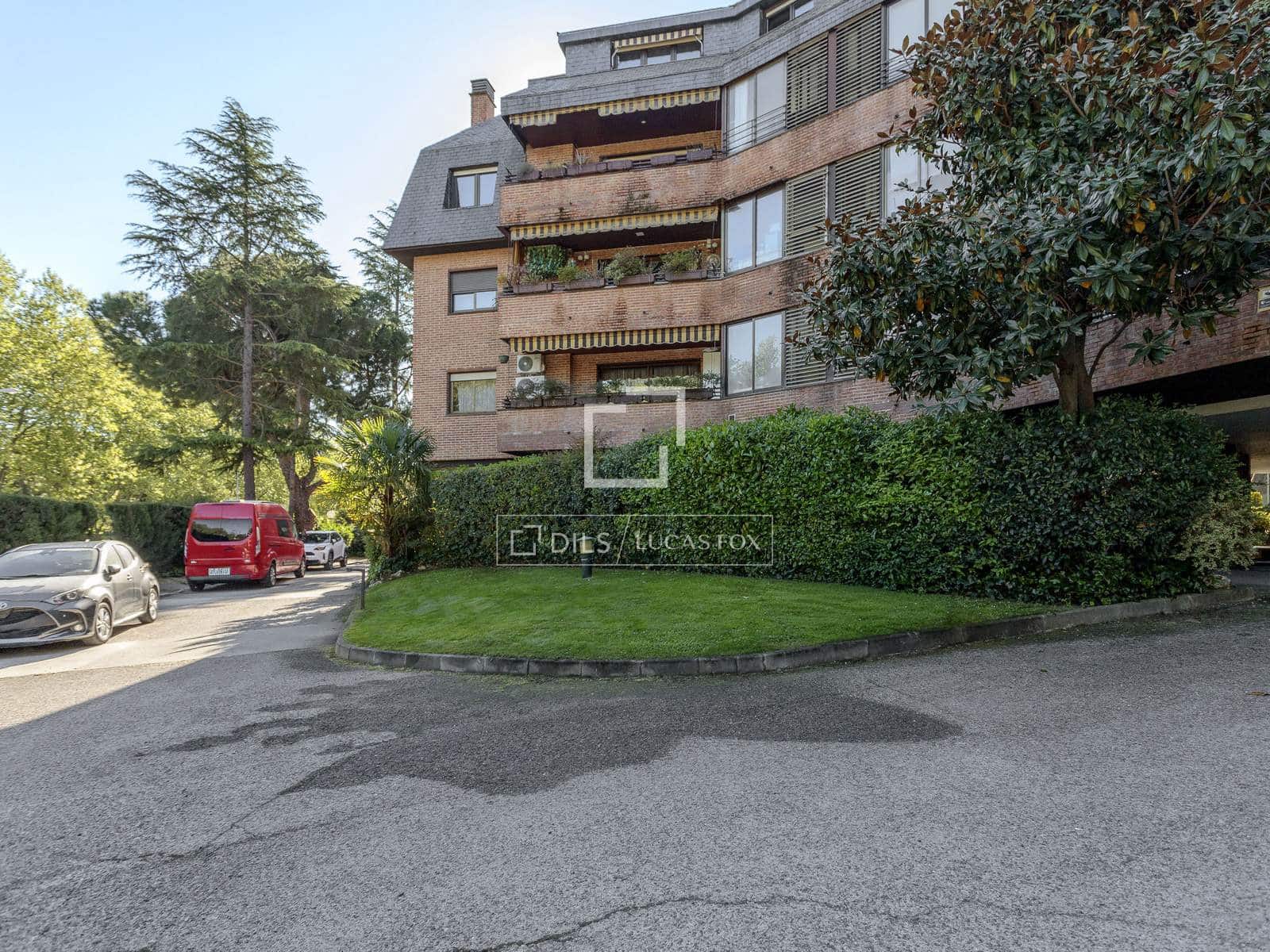 6 Zimmer Apartment zu vermieten in Madrid Stadt mit Pool Garage - 3.100 € (Ref: 9778986)