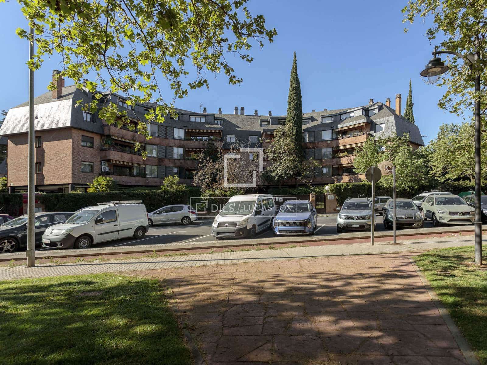 6 Zimmer Apartment zu vermieten in Madrid Stadt mit Pool Garage - 3.100 € (Ref: 9778986)