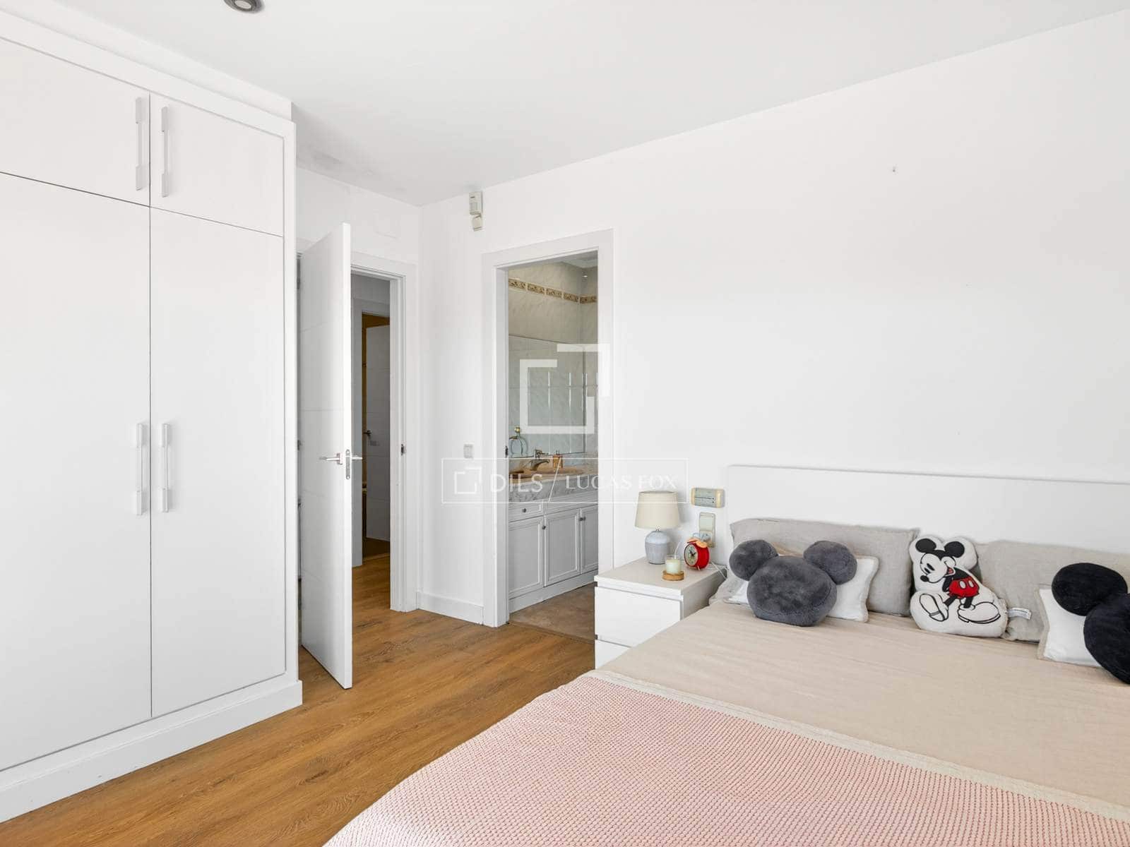 5 sypialnia Willa na sprzedaż w Argentona z basenem garażem - 990 000 € (Ref: 9778990)