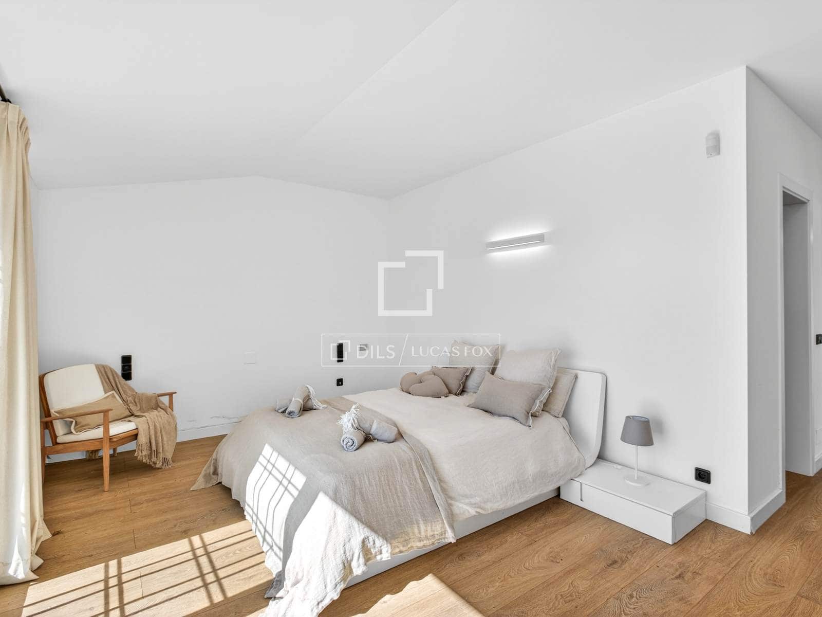 5 sypialnia Willa na sprzedaż w Argentona z basenem garażem - 990 000 € (Ref: 9778990)