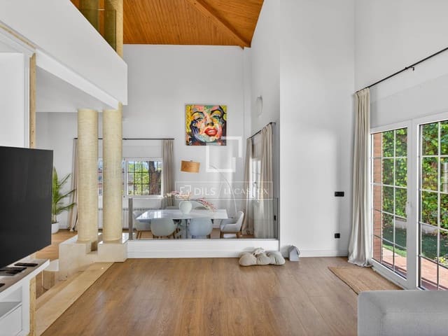 5 sypialnia Willa na sprzedaż w Argentona z basenem garażem - 990 000 € (Ref: 9778990)