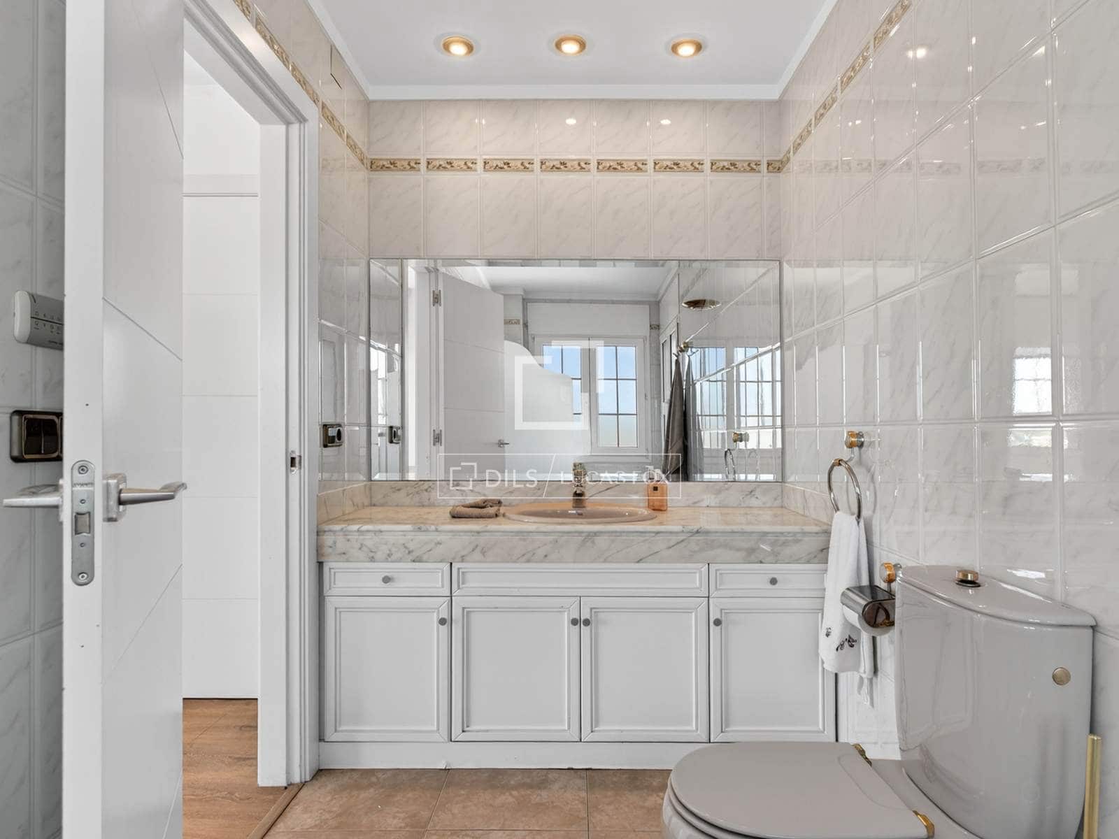 5 sypialnia Willa na sprzedaż w Argentona z basenem garażem - 990 000 € (Ref: 9778990)