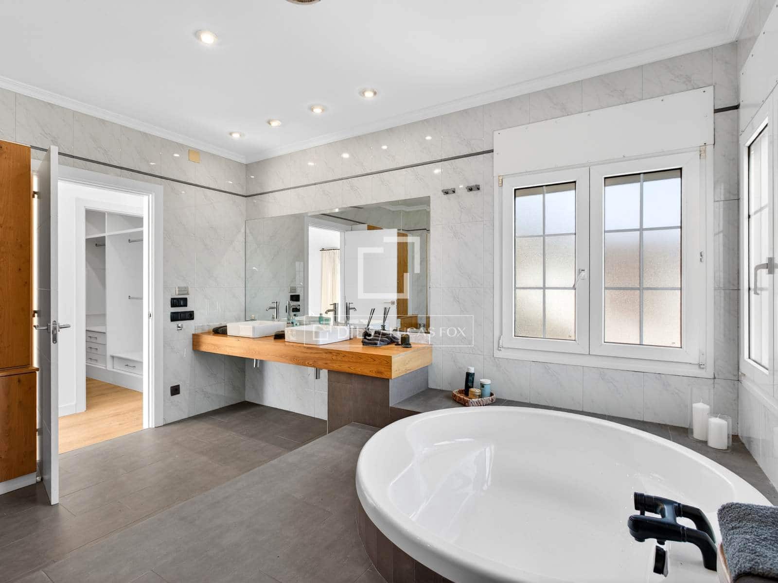 5 sypialnia Willa na sprzedaż w Argentona z basenem garażem - 990 000 € (Ref: 9778990)