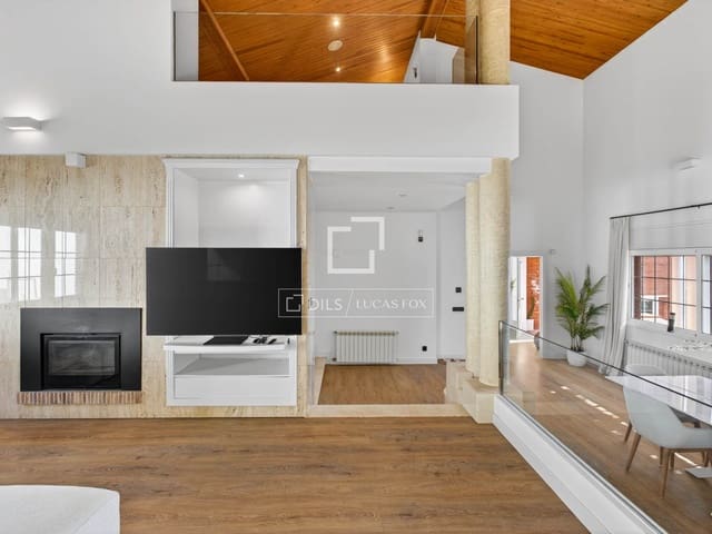 5 sypialnia Willa na sprzedaż w Argentona z basenem garażem - 990 000 € (Ref: 9778990)