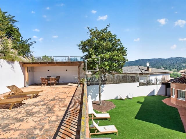 5 sypialnia Willa na sprzedaż w Argentona z basenem garażem - 990 000 € (Ref: 9778990)