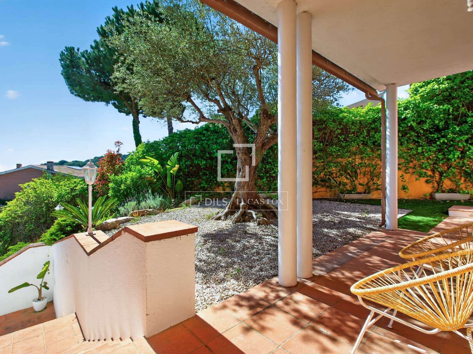 5 sypialnia Willa na sprzedaż w Argentona z basenem garażem - 990 000 € (Ref: 9778990)