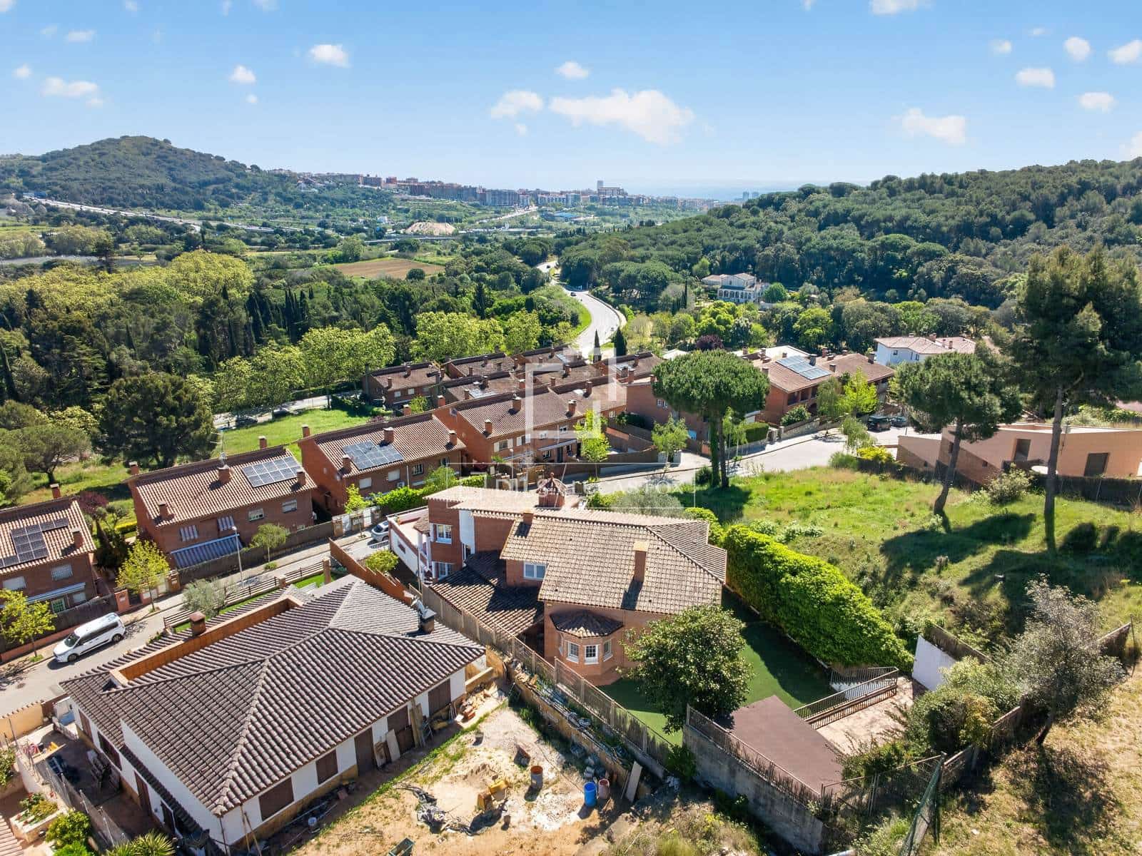 5 sypialnia Willa na sprzedaż w Argentona z basenem garażem - 990 000 € (Ref: 9778990)