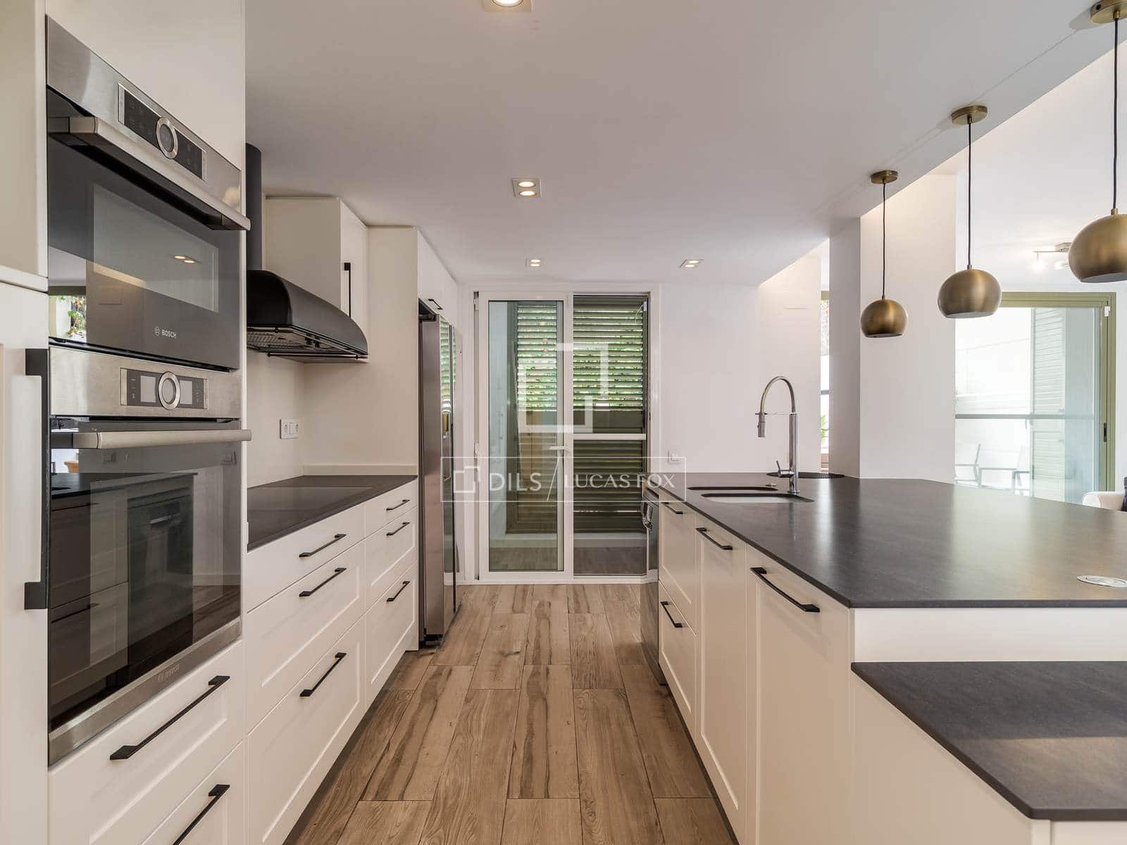 3 soveværelse Lejlighed til leje i Barcelona by med swimmingpool garage - € 4.500 (Ref: 9778992)