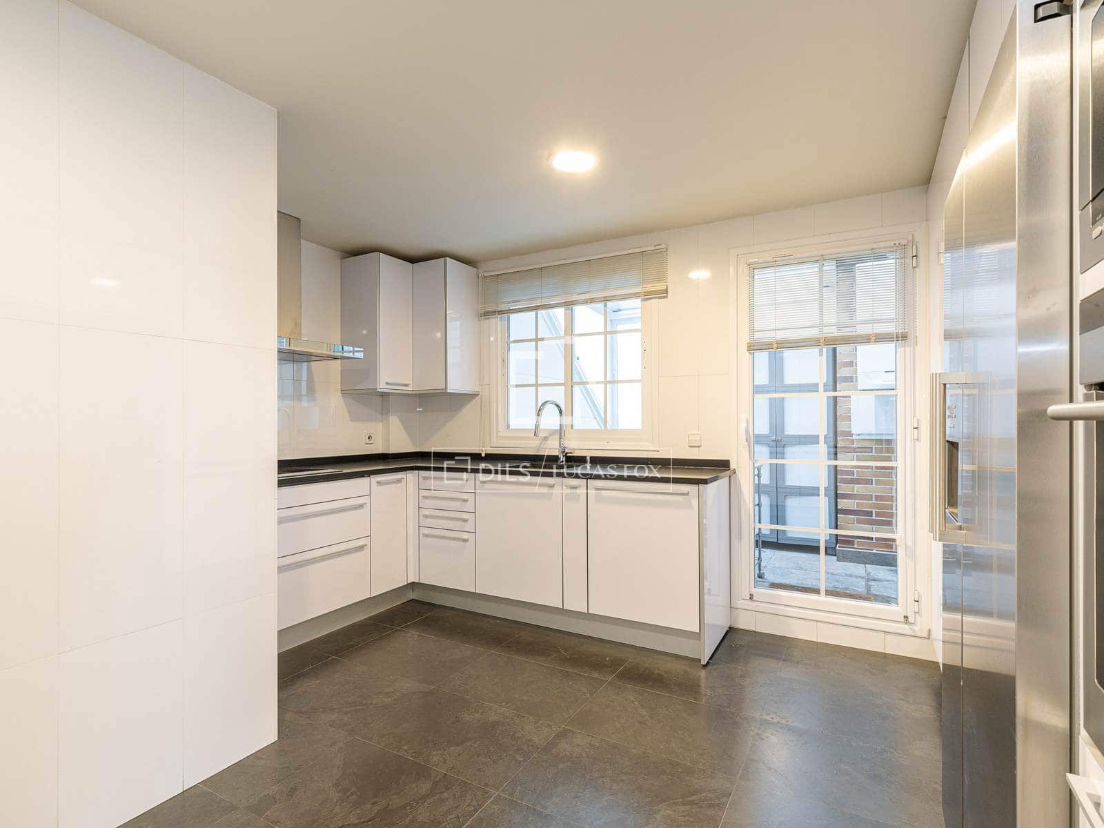 4 Zimmer Apartment zu vermieten in Madrid Stadt mit Pool Garage - 3.500 € (Ref: 9778993)