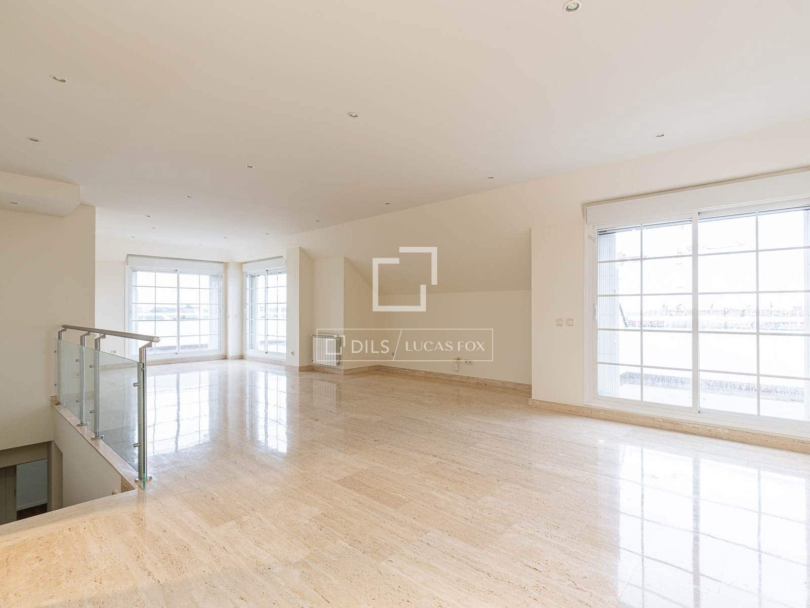 4 Zimmer Apartment zu vermieten in Madrid Stadt mit Pool Garage - 3.500 € (Ref: 9778993)